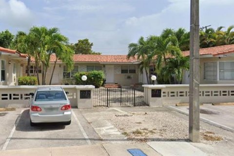 Immobilier commercial à vendre à Miami, Floride: 427.35 m2 № 1101384 - photo 1