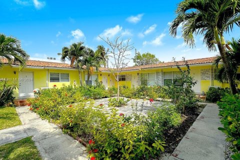 Immobilier commercial à vendre à Miami, Floride: 427.35 m2 № 1101384 - photo 2