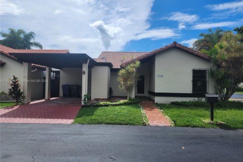 Casa en venta en Miami, Florida, 2 dormitorios, 126.16 m2 № 1399995 - foto 1