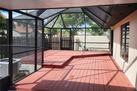 Casa en venta en Miami, Florida, 2 dormitorios, 126.16 m2 № 1399995 - foto 10