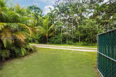 Villa ou maison à vendre à Miami Springs, Floride: 4 chambres, 193.24 m2 № 1327875 - photo 11