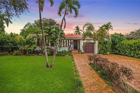 Villa ou maison à vendre à Miami Springs, Floride: 4 chambres, 193.24 m2 № 1327875 - photo 1