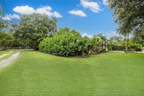 Villa ou maison à vendre à Miami Springs, Floride: 4 chambres, 193.24 m2 № 1327875 - photo 9