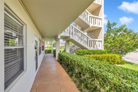 Copropriété à vendre à Deerfield Beach, Floride: 2 chambres, 76.18 m2 № 1398118 - photo 12