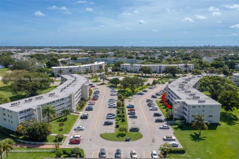 Condo in Deerfield Beach, Florida, 2 bedrooms  № 1398118 - photo 5