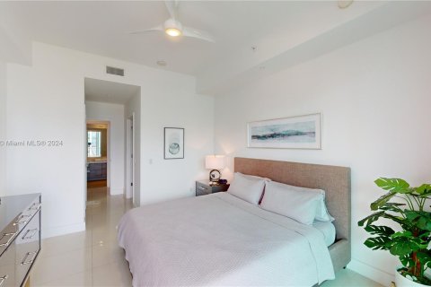 Condominio en venta en Miami, Florida, 1 dormitorio, 71.53 m2 № 1398052 - foto 10