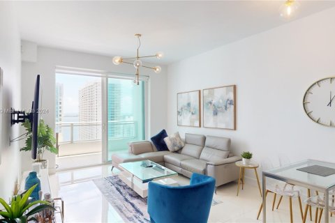 Condominio en venta en Miami, Florida, 1 dormitorio, 71.53 m2 № 1398052 - foto 1