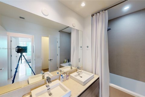 Condominio en venta en Miami, Florida, 1 dormitorio, 71.53 m2 № 1398052 - foto 21