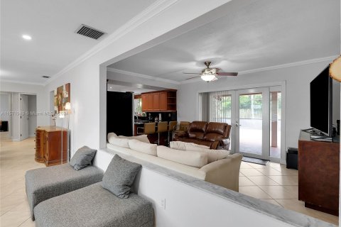 Casa en venta en Palmetto Bay, Florida, 5 dormitorios, 183.76 m2 № 1141608 - foto 13