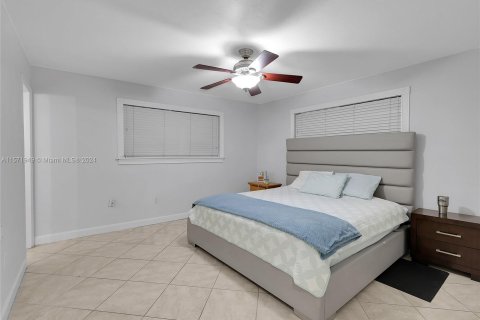 Casa en venta en Palmetto Bay, Florida, 5 dormitorios, 183.76 m2 № 1141608 - foto 23