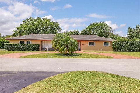 Casa en venta en Palmetto Bay, Florida, 5 dormitorios, 183.76 m2 № 1141608 - foto 1