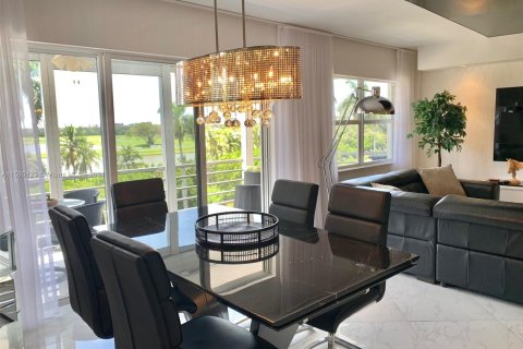 Copropriété à vendre à Hallandale Beach, Floride: 2 chambres, 106.84 m2 № 1173555 - photo 18