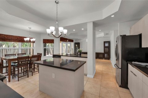 Casa en venta en Miami, Florida, 4 dormitorios, 278.43 m2 № 1398984 - foto 19