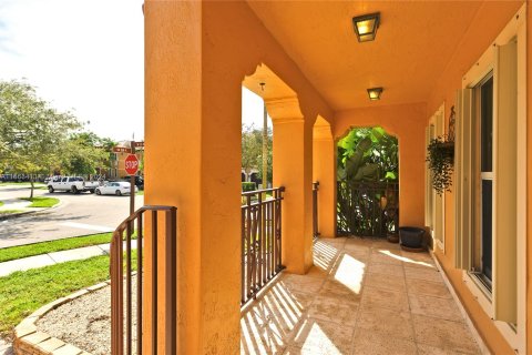 Casa en venta en Miami, Florida, 4 dormitorios, 278.43 m2 № 1398984 - foto 7