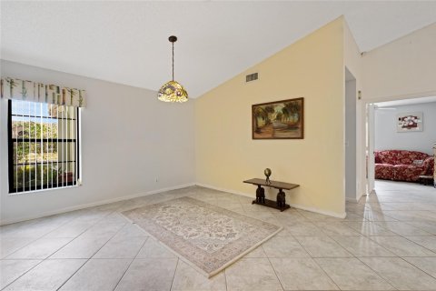 House in Plantation, Florida 4 bedrooms, 212.19 sq.m. № 1155467 - photo 24