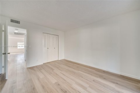 Condominio en venta en Pembroke Pines, Florida, 2 dormitorios, 108.32 m2 № 986205 - foto 21