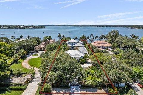 Villa ou maison à vendre à Stuart, Floride: 4 chambres, 641.21 m2 № 1154184 - photo 1