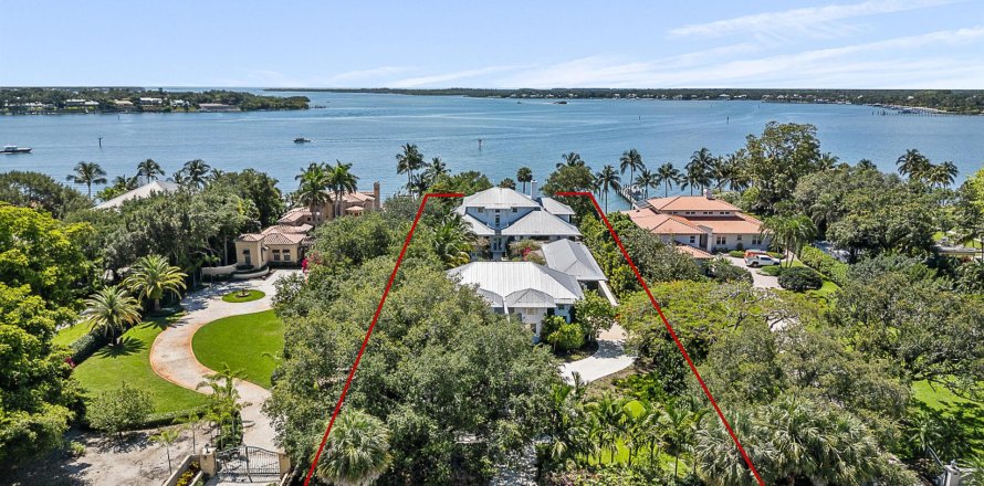 Villa ou maison à Stuart, Floride 4 chambres, 641.21 m2 № 1154184