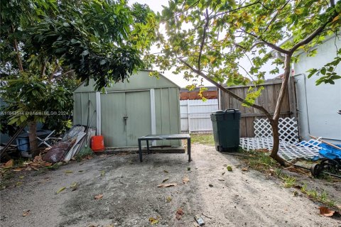 Casa en venta en Miami Gardens, Florida, 4 dormitorios, 165.92 m2 № 1325273 - foto 28