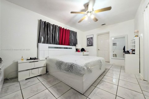 Casa en venta en Miami Gardens, Florida, 4 dormitorios, 165.92 m2 № 1325273 - foto 22