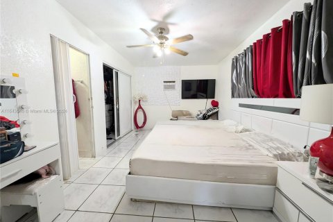 Casa en venta en Miami Gardens, Florida, 4 dormitorios, 165.92 m2 № 1325273 - foto 21