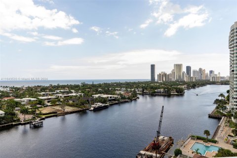 Condo in Aventura, Florida, 2 bedrooms  № 1325311 - photo 11