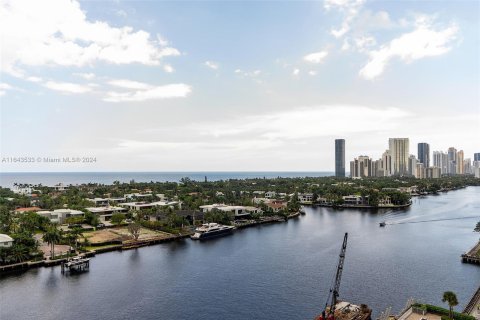 Condominio en venta en Aventura, Florida, 2 dormitorios, 106.47 m2 № 1325311 - foto 12