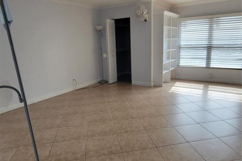 Condo in Pompano Beach, Florida, 2 bedrooms  № 989381 - photo 18