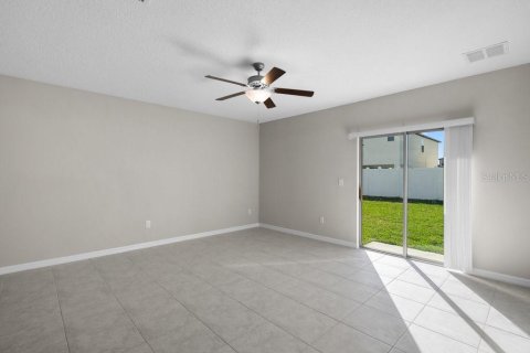 Casa en venta en Tampa, Florida, 6 dormitorios, 242.85 m2 № 1364583 - foto 9