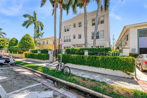 Condo in Miami Beach, Florida, 2 bedrooms  № 1409334 - photo 21