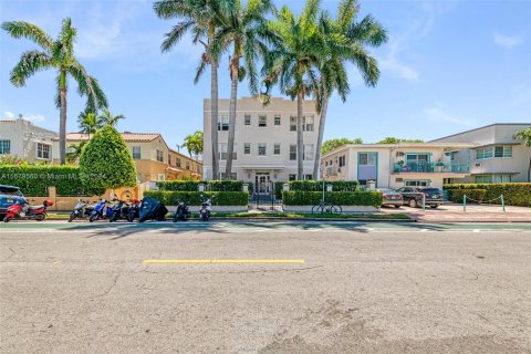 Condo in Miami Beach, Florida, 2 bedrooms  № 1409334 - photo 20