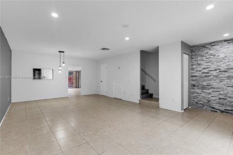 Condo in Miami, Florida, 2 bedrooms  № 1282012 - photo 13