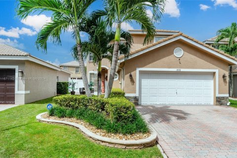 House in Miramar, Florida 5 bedrooms, 244.98 sq.m. № 1393488 - photo 12