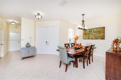 House in Miramar, Florida 5 bedrooms, 244.98 sq.m. № 1393488 - photo 16