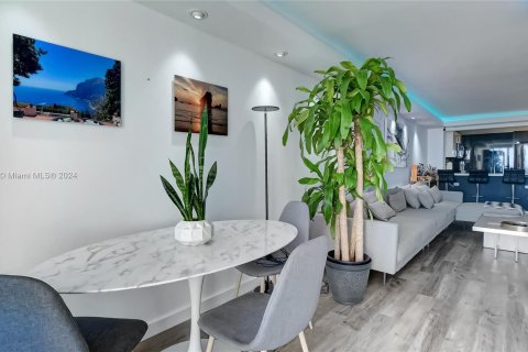 Condo in Miami Beach, Florida, 3 bedrooms  № 1393466 - photo 6