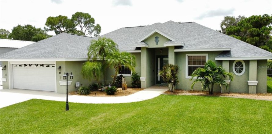 House in Lake Placid, Florida 4 bedrooms, 181.07 sq.m. № 1273244