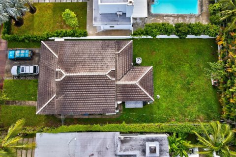Casa en venta en Miami Beach, Florida, 3 dormitorios, 158.12 m2 № 56904 - foto 30