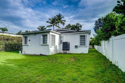 Villa ou maison à vendre à Miami Beach, Floride: 3 chambres, 158.12 m2 № 56904 - photo 26