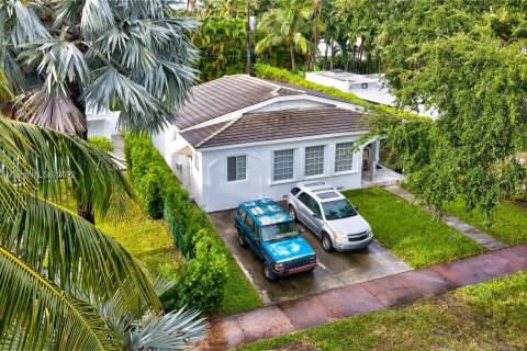 House in Miami Beach, Florida 3 bedrooms, 158.12 sq.m. № 56904 - photo 3
