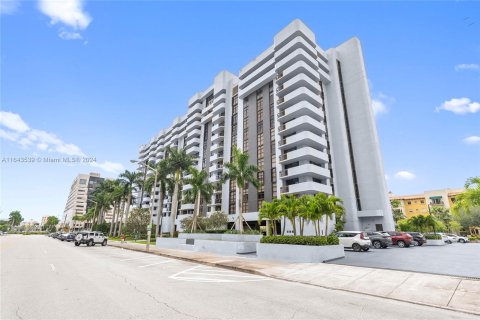 Copropriété à vendre à Coral Gables, Floride: 2 chambres, 137.68 m2 № 1325417 - photo 1