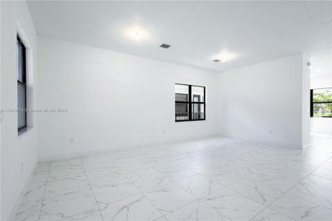 Villa ou maison à vendre à Miramar, Floride: 4 chambres, 251.21 m2 № 1325453 - photo 6