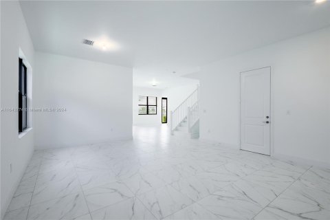 Villa ou maison à vendre à Miramar, Floride: 4 chambres, 251.21 m2 № 1325453 - photo 5