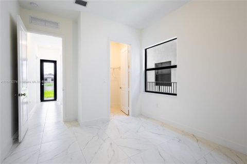 Villa ou maison à vendre à Miramar, Floride: 4 chambres, 251.21 m2 № 1325453 - photo 10