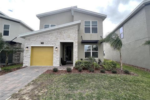 House in Kissimmee, Florida 5 bedrooms, 286.23 sq.m. № 1394876 - photo 1