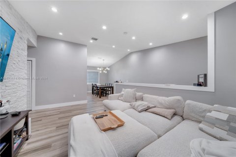 Copropriété à vendre à Hialeah, Floride: 2 chambres, 87.79 m2 № 1394780 - photo 5