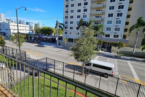 Copropriété à vendre à Miami, Floride: 2 chambres, 65.59 m2 № 1394783 - photo 2