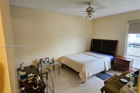 Condo in Miami, Florida, 2 bedrooms  № 1394783 - photo 7