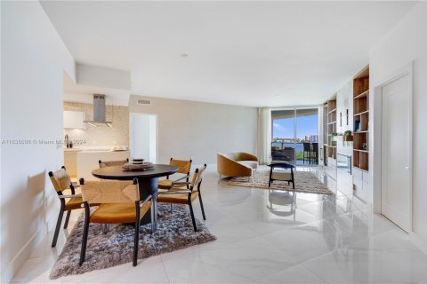 Condo in North Miami Beach, Florida, 2 bedrooms  № 1304803 - photo 2