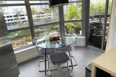 Condominio en venta en Aventura, Florida, 3 dormitorios, 159.23 m2 № 1098605 - foto 17