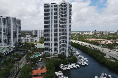 Copropriété à vendre à Aventura, Floride: 3 chambres, 159.23 m2 № 1098605 - photo 2